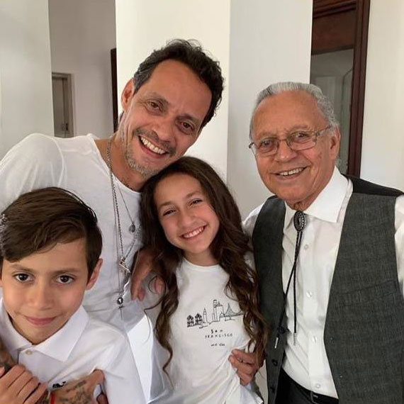 Marc Anthony and his children and father