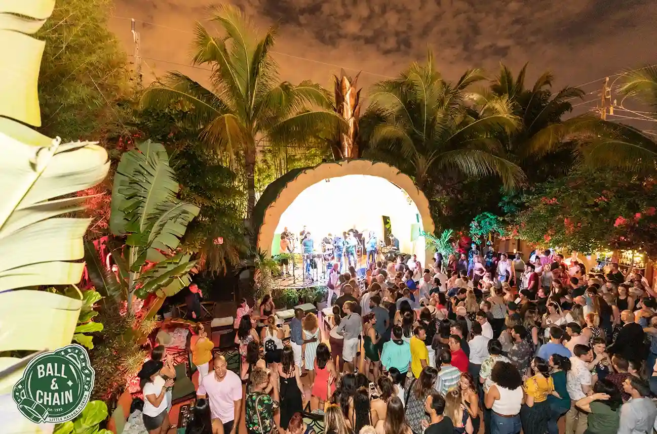 Ball & Chain Pineapple Stage