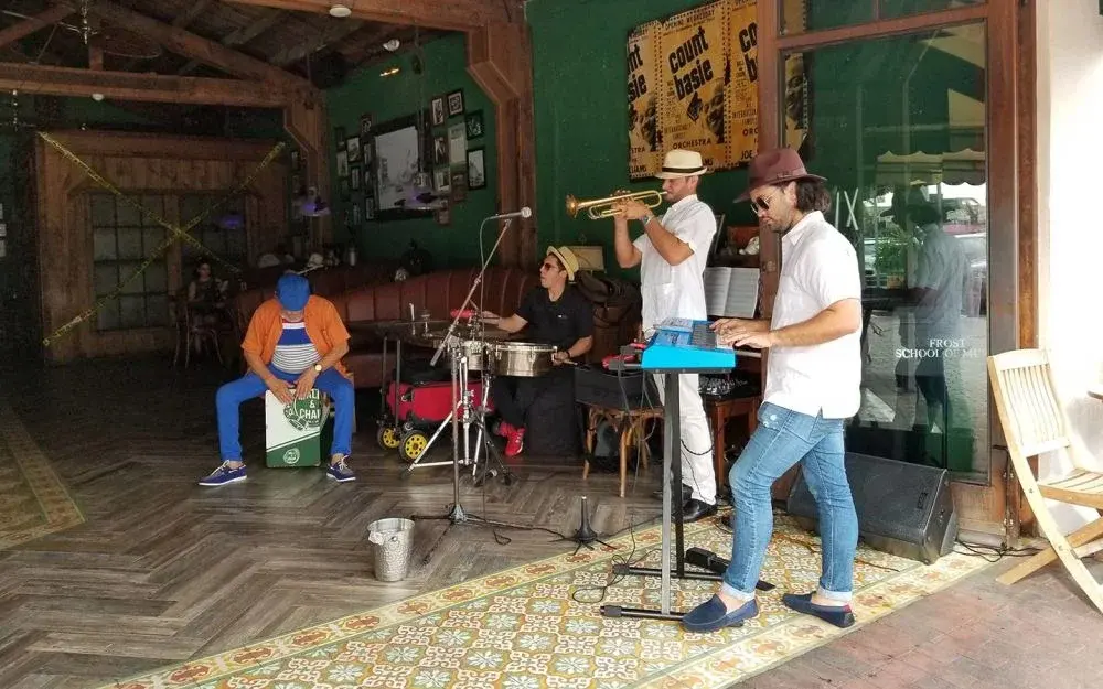 Ball & Chain daytime jazz performers